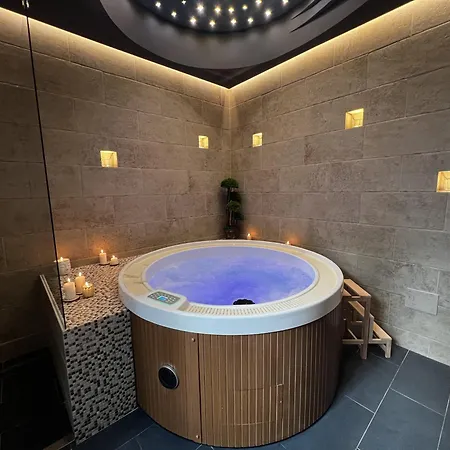 La Maison Coloniale E Zona Wellness Free 4* קליארי