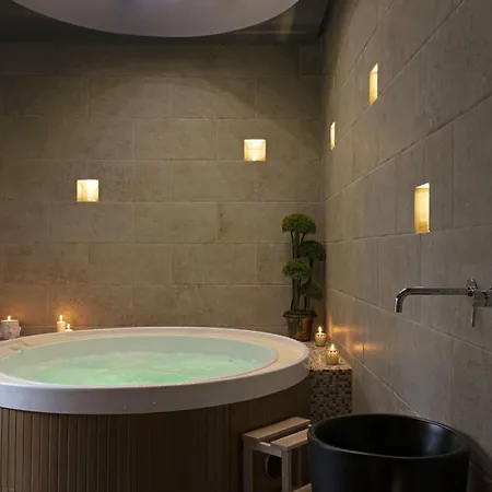 La Maison Coloniale E Zona Wellness Free 4* קליארי
